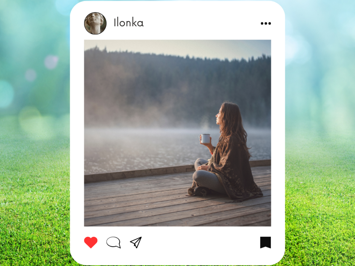 Nő ül a stégen, a tó partján és meditál