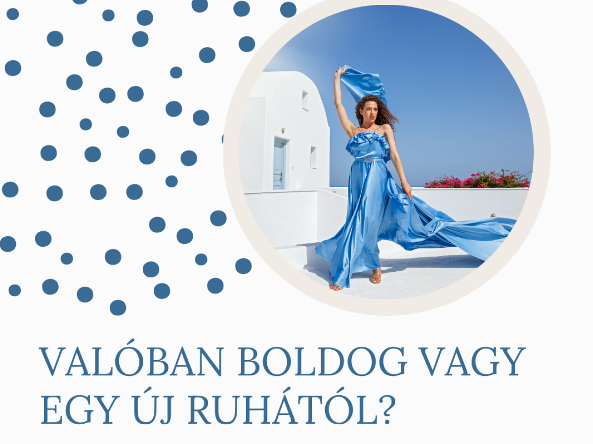 Stílusos kék ruhás boldog nő a tengerparton